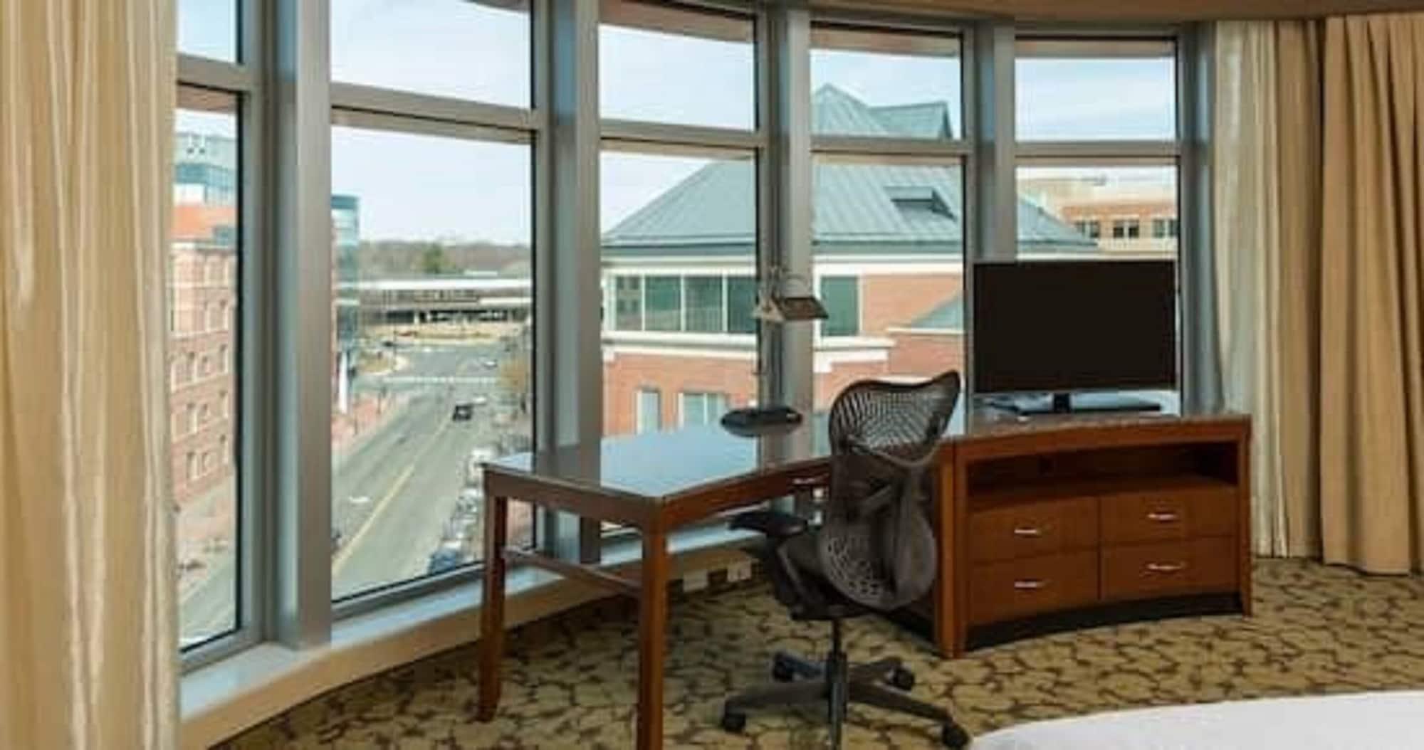 Hilton Garden Inn Alexandria Old Town National Harbor Экстерьер фото