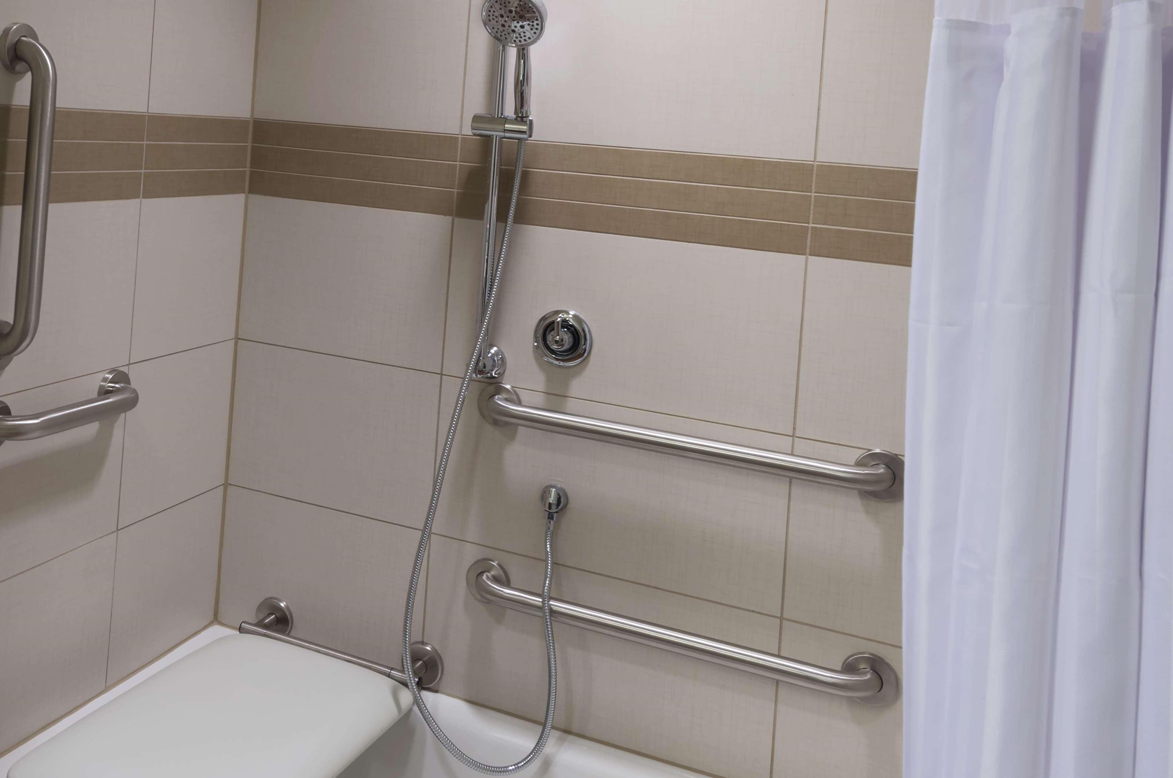 Hilton Garden Inn Alexandria Old Town National Harbor Экстерьер фото