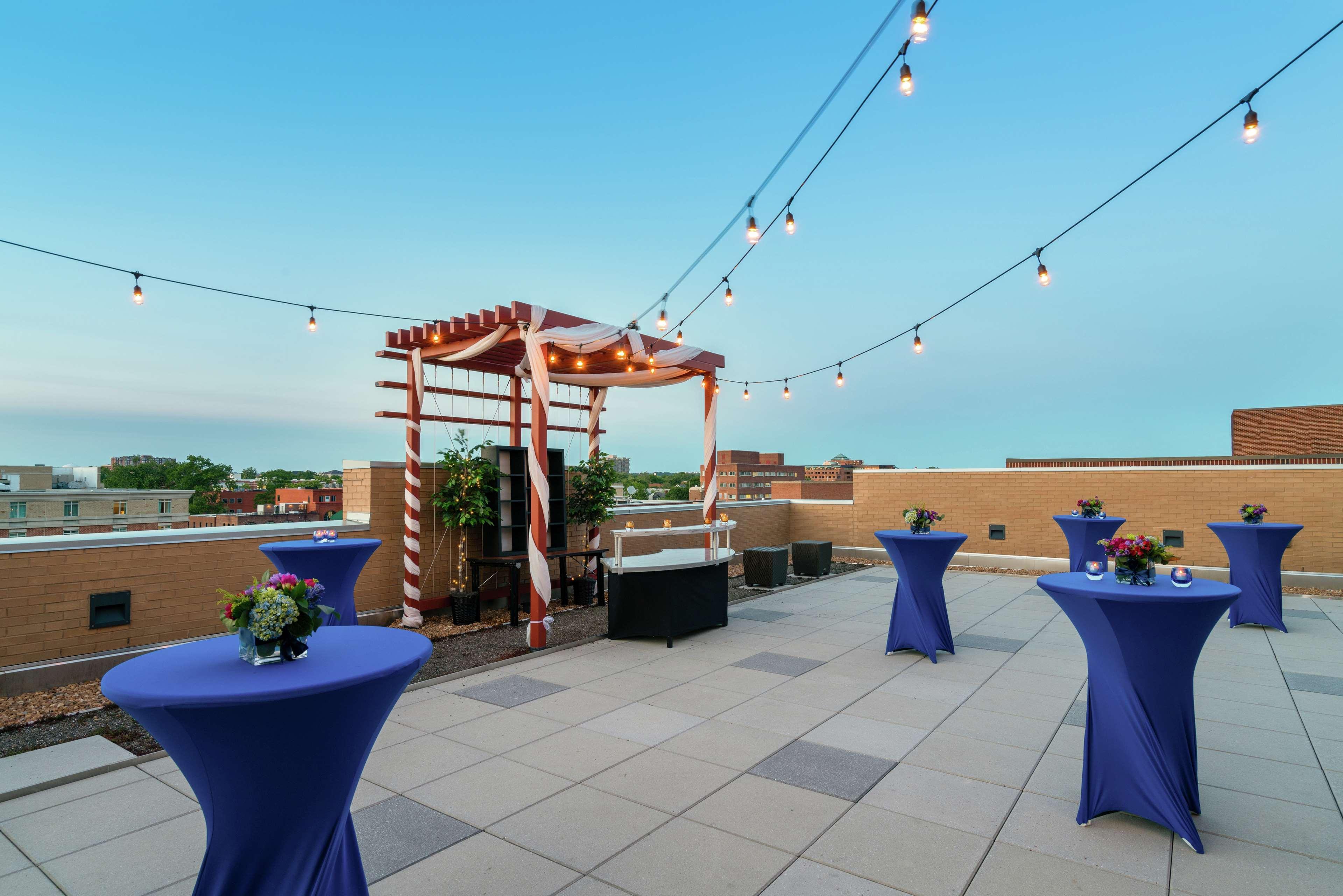 Hilton Garden Inn Alexandria Old Town National Harbor Экстерьер фото