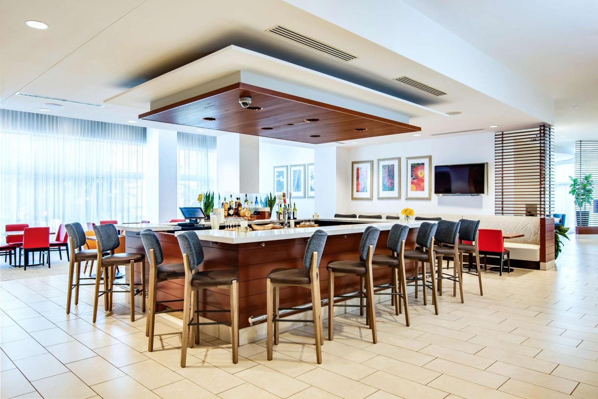 Hilton Garden Inn Alexandria Old Town National Harbor Экстерьер фото