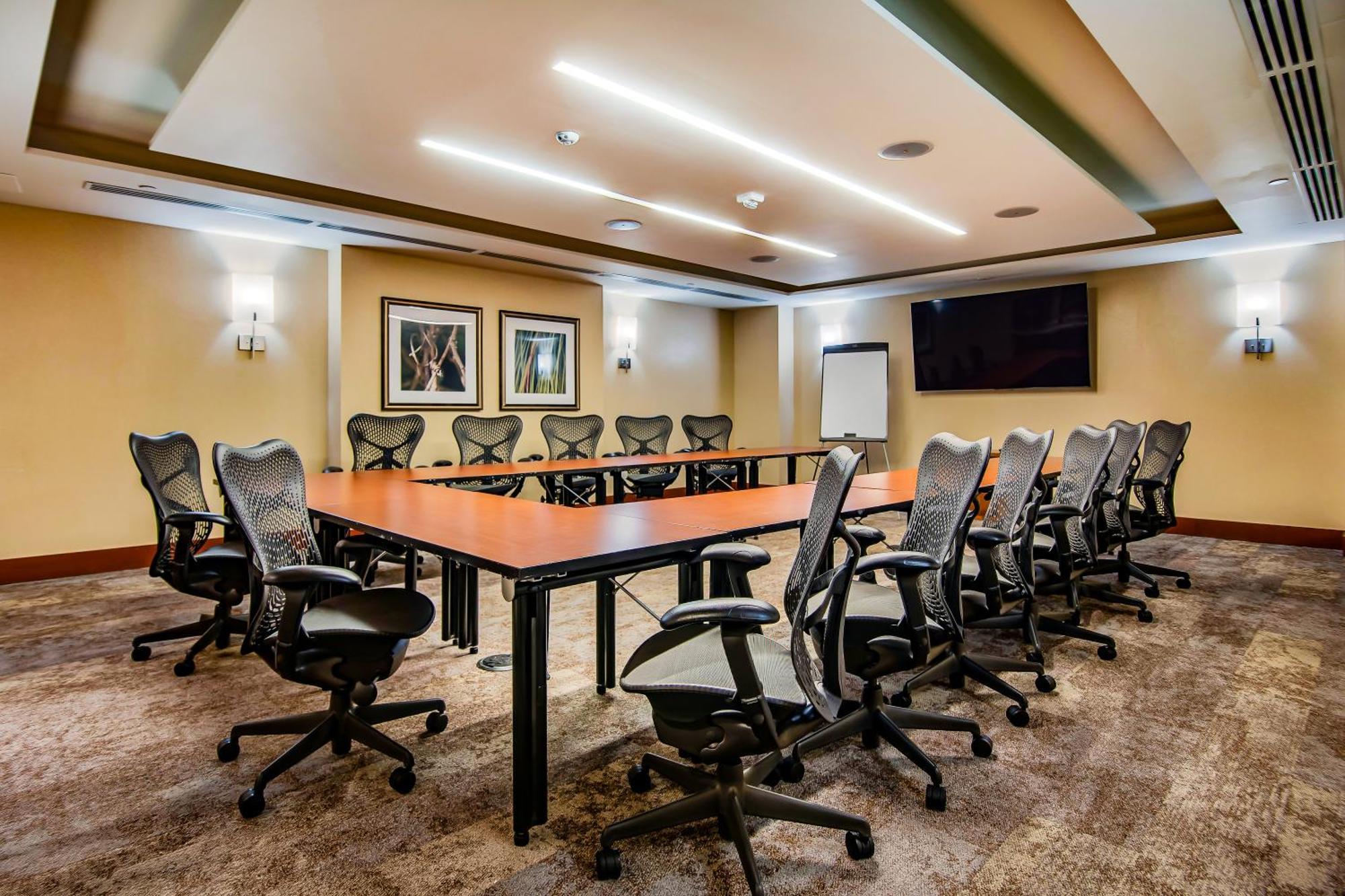 Hilton Garden Inn Alexandria Old Town National Harbor Экстерьер фото