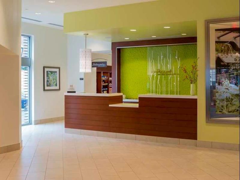 Hilton Garden Inn Alexandria Old Town National Harbor Экстерьер фото