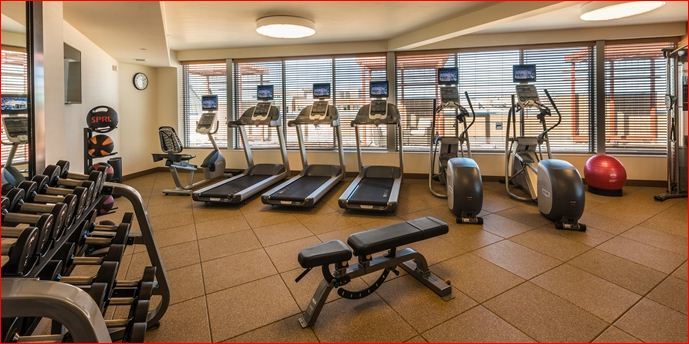 Hilton Garden Inn Alexandria Old Town National Harbor Экстерьер фото